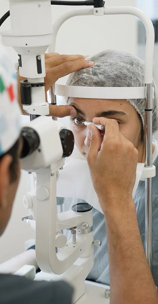 Eye Clinic Autorefractor Diagnostics Check